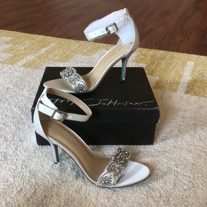 NWB Betsey Johnson Gina Dress Sandals